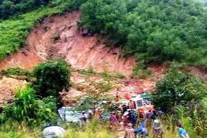 Sạt lở nghiêm trọng tại Khánh Hòa, 3 người trong 1 nhà tử nạn