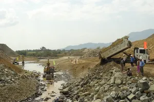 Truy tố 11 bị can chống hạn “trên giấy”