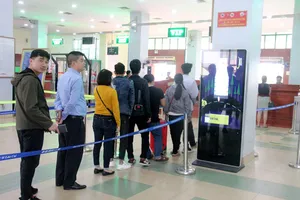 Quy trình kiểm dịch y tế chưa thống nhất, cửa khẩu phía Nam đang bị ùn tắc