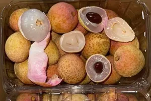 Vải thiều Việt Nam bán giá 105.000-120.000 đồng/kg tại Singapore 