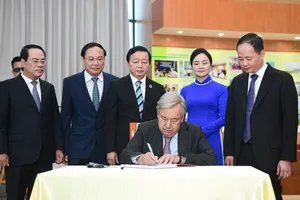 Tổng Thư ký Liên hiệp quốc đến thăm Tổng cục Khí tượng - thủy văn của Việt Nam