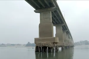 Chuẩn bị xả 3,5 tỷ m³ nước xuống hạ du, đã có phương án bảo vệ cầu Trung Hà