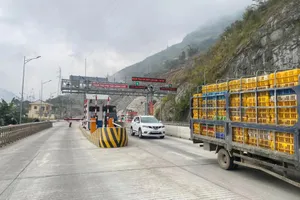 Đường nối cao tốc Lào Cai - Sa Pa: Bị tạm dừng nhưng… vẫn thu phí