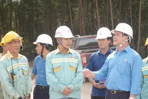 Chủ tịch Tổng Liên đoàn Lao động Việt Nam động viên công nhân quyết tâm hoàn thành dự án 500kV mạch 3