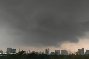 Mưa trái mùa diện rộng tại Nam bộ và Tây Nguyên: Chuyên gia nói gì?