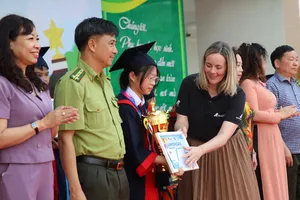 Học sinh Hà Nội dựng “lá chắn xanh” bảo vệ loài gấu