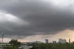 Chiều nay 25-4, TPHCM có thể tiếp tục mưa dông