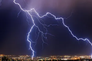 Hơn 23.000 tia sét ở miền Bắc: Chuyên gia nói gì?