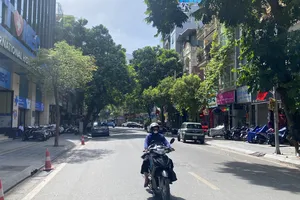 Đường phố Hà Nội lúc 9 giờ ngày 2-6. Ảnh: PHÚC HẬU