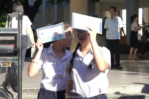 Hà Nội nắng nóng trong kỳ thi vào lớp 10