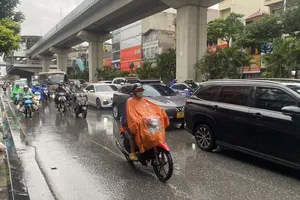 Hà Nội và miền Bắc mưa tầm tã