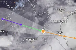 Bão số 5 đi sâu vào đất liền Việt Nam - Lào gây mưa to gió mạnh diện rộng