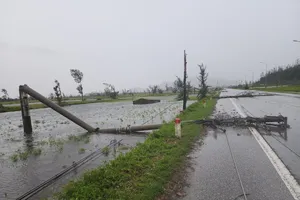 Thứ trưởng Nguyễn Hoàng Hiệp: Bão số 10 để lại cho chúng ta nhiều bài học