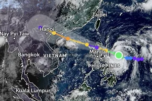 Áp thấp nhiệt đới đang mạnh lên thành bão số 11 tiến vào Biển Đông