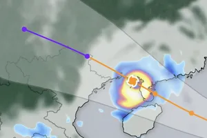 Thứ trưởng Nguyễn Hoàng Hiệp: Cần thông tin đủ 2 kịch bản của bão số 11