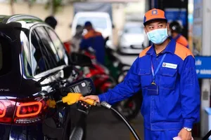 Giá xăng dầu đồng loạt giảm từ 15 giờ ngày 23-10