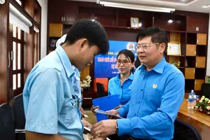 Hỗ trợ 500 triệu đồng cho công nhân Lâm Đồng bị thiệt hại bởi mưa lũ