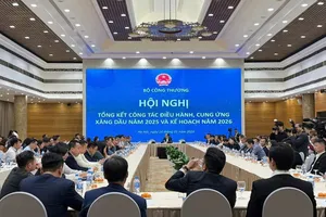 Giá xăng dầu giảm hơn 17%, nguồn cung đạt 28,6 triệu tấn