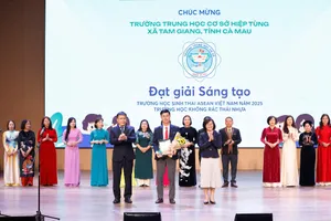 Hàng ngàn học sinh dự lễ trao giải thưởng “Trường học không rác thải nhựa”