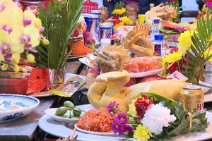 Tất niên, đồ lễ đắt hàng