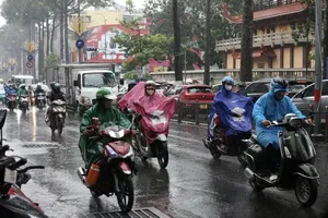 Mưa dông diện rộng ở Tây Nam bộ và Nam Trung bộ, có nơi trên 130mm