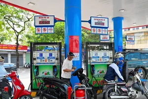 Giá xăng dầu tiếp tục giảm, xăng A95 còn dưới 23.000 đồng/lít