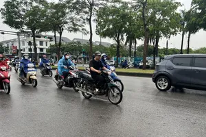 TPHCM tiếp tục nắng nóng, miền Bắc mưa diện rộng