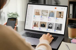 Người tiêu dùng mua sắm trên nền tảng số. Ảnh minh họa