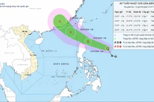 Áp thấp nhiệt đới gần Biển Đông có khả năng mạnh lên thành bão