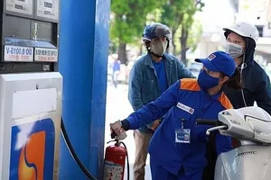 Mức giảm giá được áp dụng trên hệ thống phân phối của Petrolimex toàn quốc. Ảnh minh họa