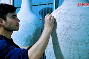 Khát vọng vẽ lịch sử bằng hồn đất quê hương