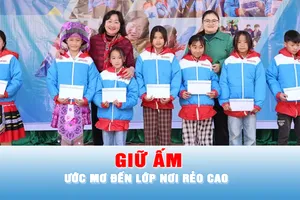 Giữ ấm ước mơ đến lớp nơi rẻo cao