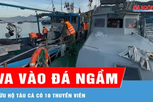  Cứu hộ tàu cá va vào đá ngầm, làm thủng vỏ tàu 