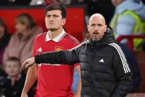 Tước băng đội trưởng của Harry Maguire, vì sao Erik ten Hag buộc phải tàn nhẫn? 