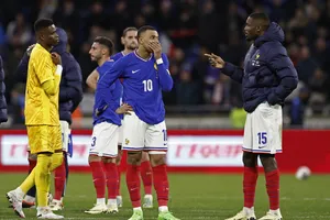 Pháp lúng túng trong trận đấu đầu tiên sau 7 năm mà không có Antoine Griezman