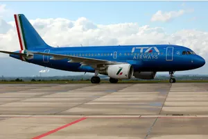 Đội tuyển Italy vô địch thời trang ngay từ chuyên cơ