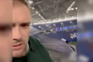 Sắc màu Euro: “Bợm nhậu” Anh ngủ quên trên sân - CĐV Đức bị gãy tay vì Niclas Füllkrug 