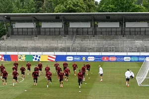 Sắc màu Euro: Đội Thụy Sỹ bị do thám? Hãy cẩn thận khi đến các nhà ga ở nước Đức 