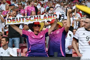 Sắc màu Euro 2024: Áo đấu các đội tuyển vào mùa làm ăn