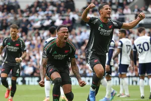 Giải quyết tình huống cố định: Khoảng cách giữa Arsenal và Tottenham