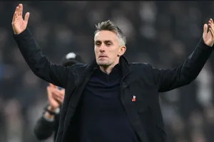 HLV McKenna thích thú nhưng không kính sợ với 'cột mốc sự nghiệp' khi đụng độ với đội bóng cũ