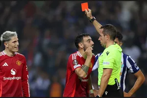 Thường xuyên nhận thẻ đỏ: Vấn đề của Bruno Fernandes hay chuyện làm đội trưởng Man United