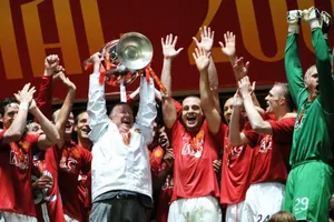 Sir Alex Ferguson đã xây dựng đội bóng Manchester United vĩ đại cuối cùng của mình như thế nào?