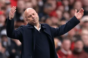 Tại sao Liverpool lại trở nên tệ hại trong các cuộc đấu tay đôi