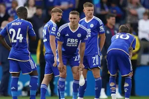 Không có “ngày tận thế” khi Leicester chính thức xuống hạng