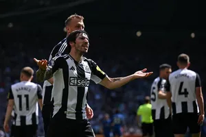 Newcastle khao khát và xứng đáng hơn Chelsea cho tấm vé dự Champions League