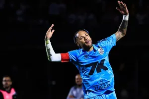 Sự trở lại của Neymar tại Brazil: Phong độ thất thường, xô xát với người hâm mộ và những bàn thắng ấn tượng