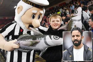 Cúp Liên đoàn: Grimsby Town sẽ “bắt con cá lớn” Man United