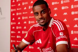 Lý do để Isak xứng đáng với mức phí chuyển nhượng kỷ lục Anh 125 triệu bảng