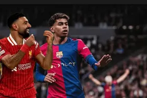 Yamal, Saka, Salah… Thời đại của các cầu thủ chạy cánh phải thuận chân trái?